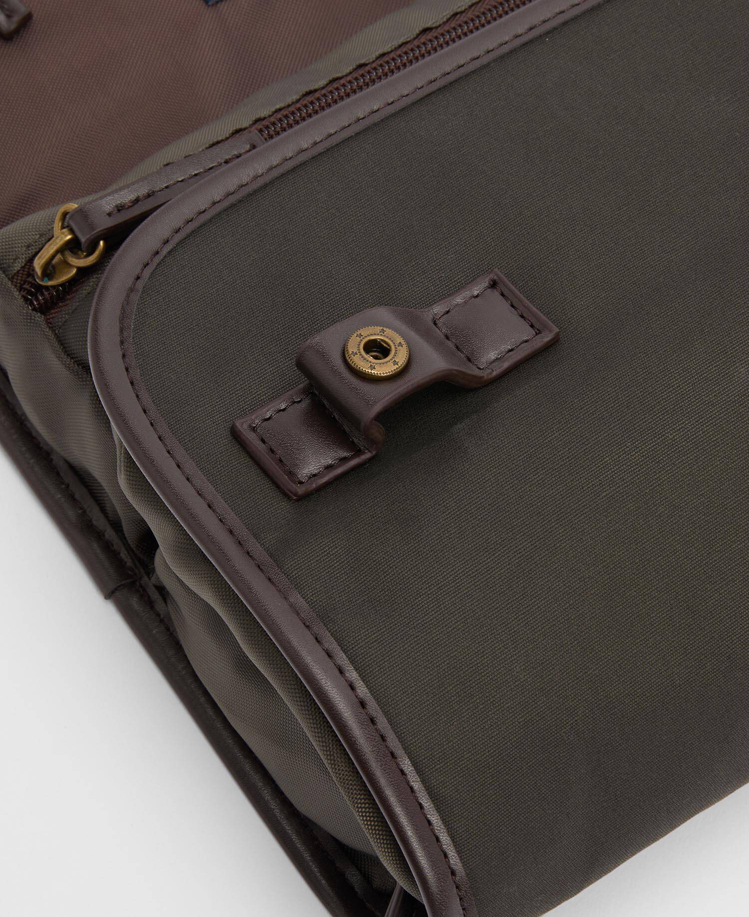 Barbour Waxed Hanging Washbag